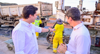 Governo vistoria obras de pavimentação em Rio Verde